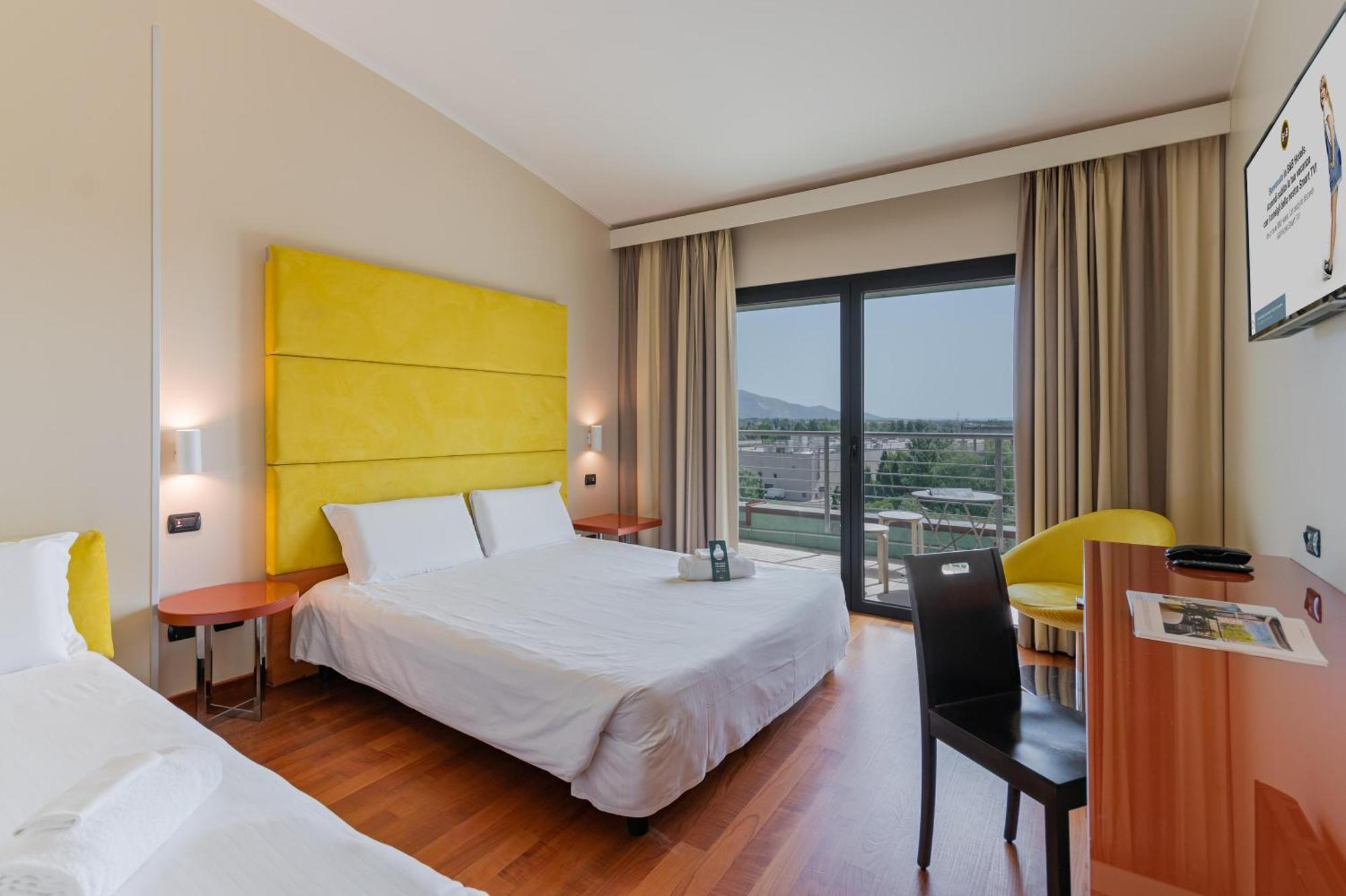 B&B Hotel Pisa Airport Esterno foto